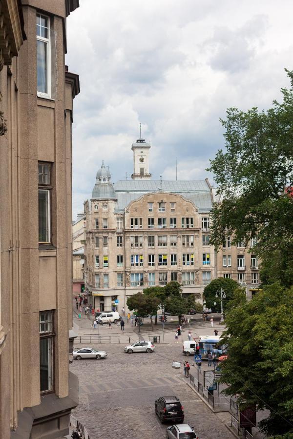 Leogrand Three Bedrooms Vip Apartments On Kniazia Romana 12 Лвив Екстериор снимка